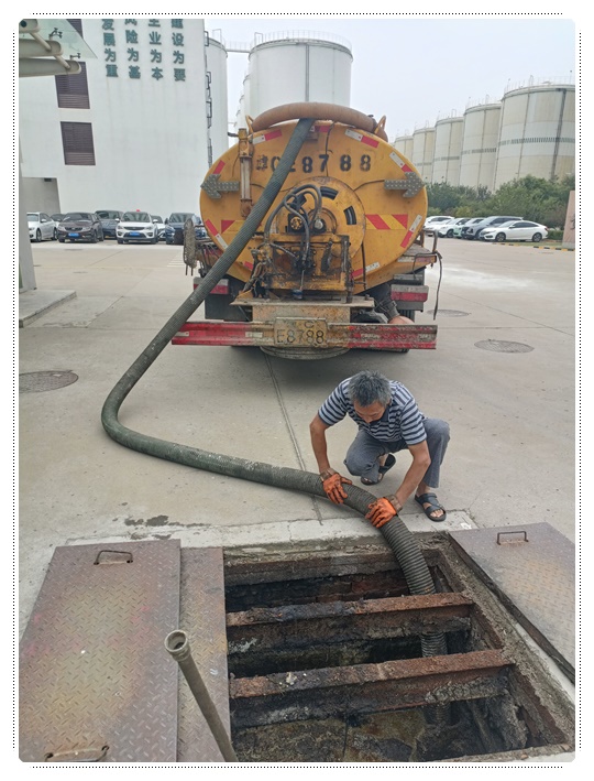 通海口镇隔油池清掏